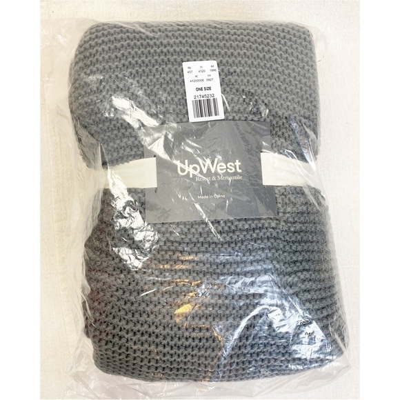 NWT UpWest Resort & Merc Knit Throw Blanket - Picture 1 of 4